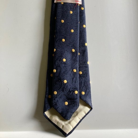 Countess Mara necktie - Picture 3 of 5